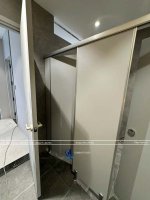 vach-ngan-ve-sinh (1).jpg vach-ngan-ve-sinh (1).jpg