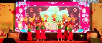 vẫn là diễn show.jpg