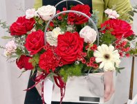 Có gì ở giỏ hoa 200k tại Vĩnh Phúc.jpg