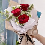 Tinh tế gói gọn trong bó hoa tươi 3 bông tại Vĩnh Phúc.jpg