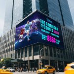 3. Billboard tại Mỹ (en) -  New York.jpg