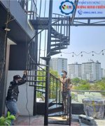 cau-thang-sat-tai-hcm.jpg cau-thang-sat-tai-hcm.jpg