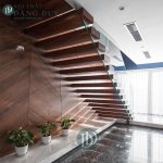 cau-thang-go-oc-cho (2).jpg