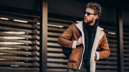 Pi7_Tool_young-handsome-man-street-outfit_2000-2560x1440.jpg