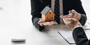 why-hiring-professional-real-estate-brokers-in-gurgaon-can-save-you-time-and-money-b.jpg