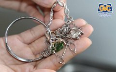 cach-lam-trang-suc-inox-sang-bong-2-768x480.jpg