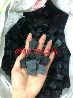 Chup-trong-sat-hop-vuong-20mm-Nut-bit-dau-sat-Chup-dau-sat-hop-20mm-Chup-chan-de20mm.jpg